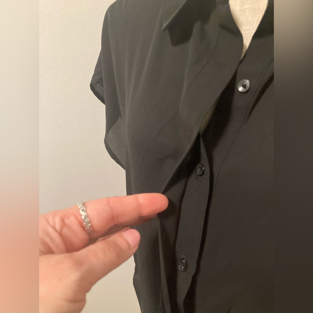 DKNY Black Short-Sleeve Collar Blouse - Picture 3 of 9